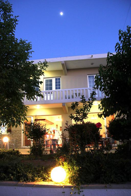 Hotel Ikaros Архангелос Екстериор снимка