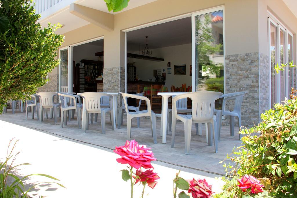 Hotel Ikaros Архангелос Екстериор снимка