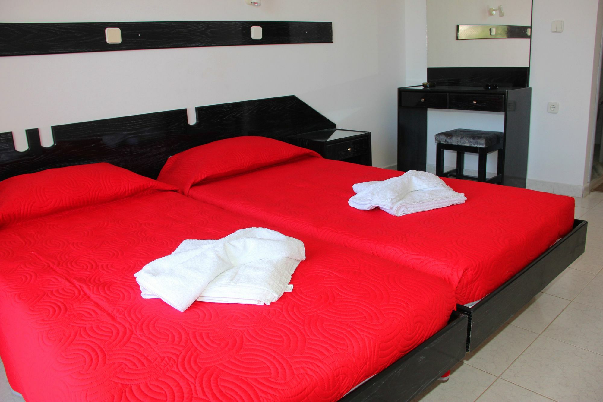 Hotel Ikaros Архангелос Екстериор снимка