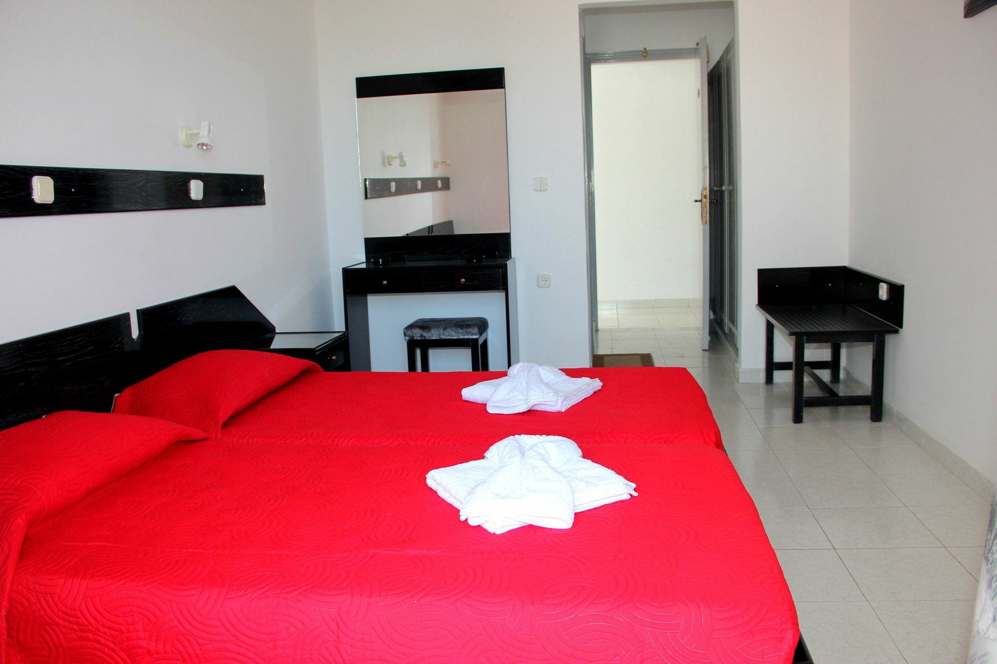 Hotel Ikaros Архангелос Екстериор снимка