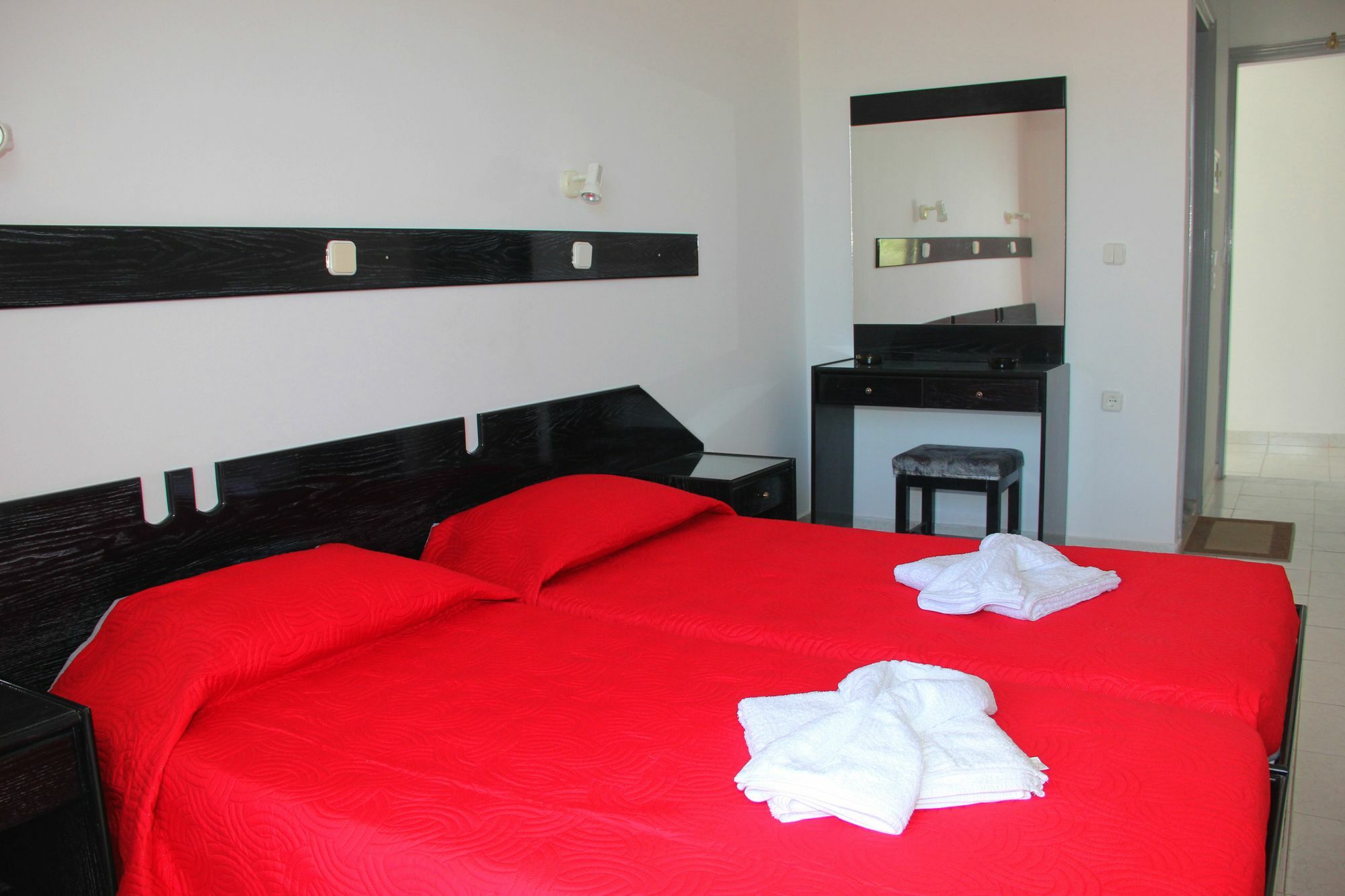 Hotel Ikaros Архангелос Екстериор снимка