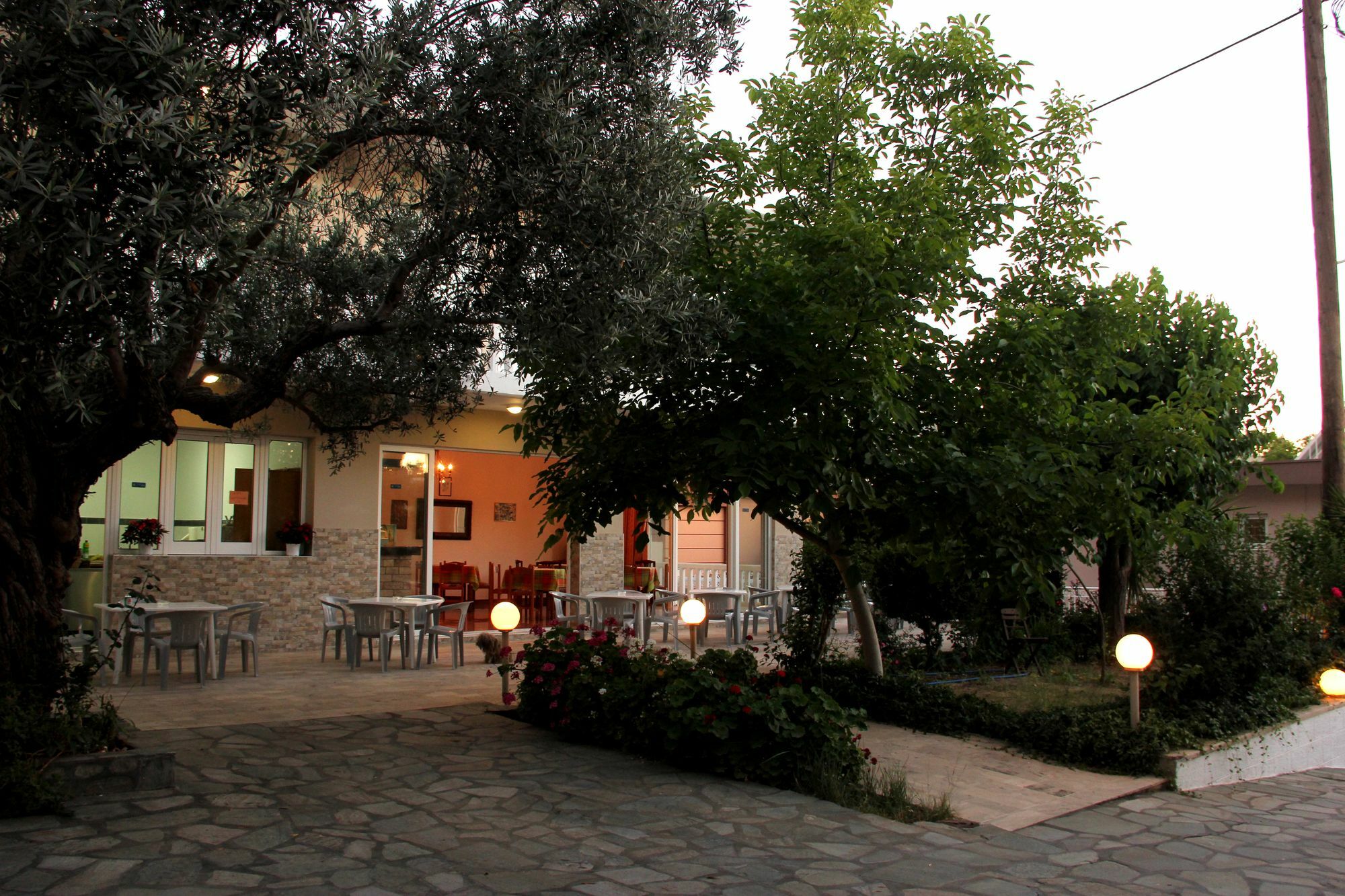 Hotel Ikaros Архангелос Екстериор снимка